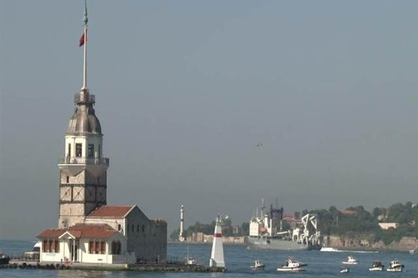 Rus gemisi Boğaz'dan böyle geçti! Kamufle etti ama... - Resim: 4