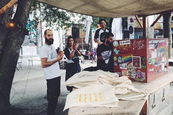 Çantadaki Arapça yazının anlamı şoke etti - Resim: 4