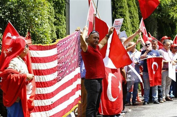 Gülen'in evinin önünde miting sırasında neler oldu? - Resim: 3