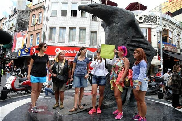 Hemşirenin darp edilmesine şortlu tepki - Resim: 4