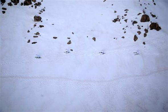 Dünyanın en zorlu eğitimi! 4 hafta karda yaşadılar! - Resim: 1