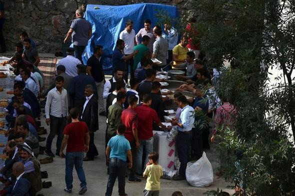 Böyle düğün görülmedi geline 100 bin TL altın takıldı! - Resim: 2