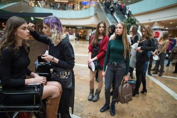 AVM'de izdiham çıktı! Rusya'da sıra dışı yarışma - Resim: 3