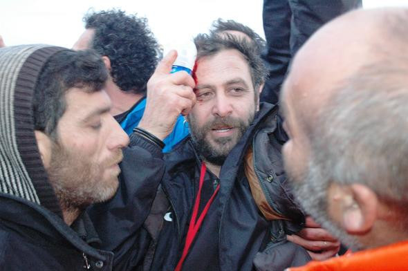 Hayranının fotoğraf isteğini reddedince dayak yedi - Resim: 4