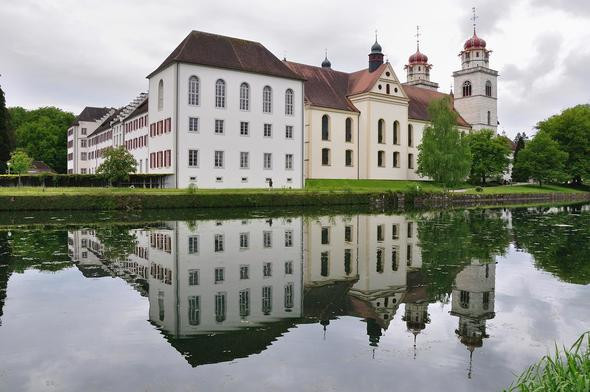 İsviçre'nin Rheinau köyünde herkese ayda 16 bin TL maaş - Resim: 1