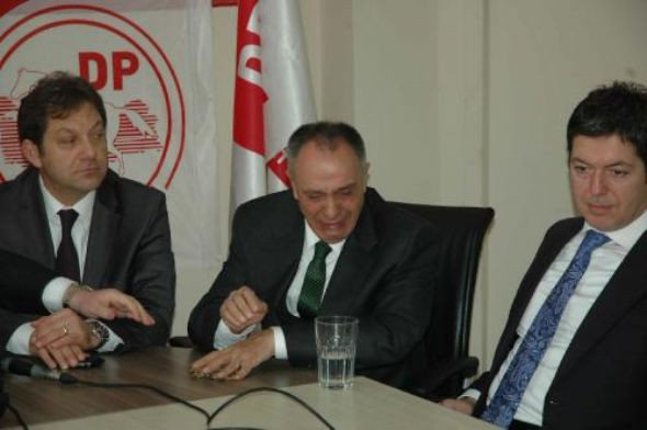 DP'de ağlatan istifa - Resim: 2