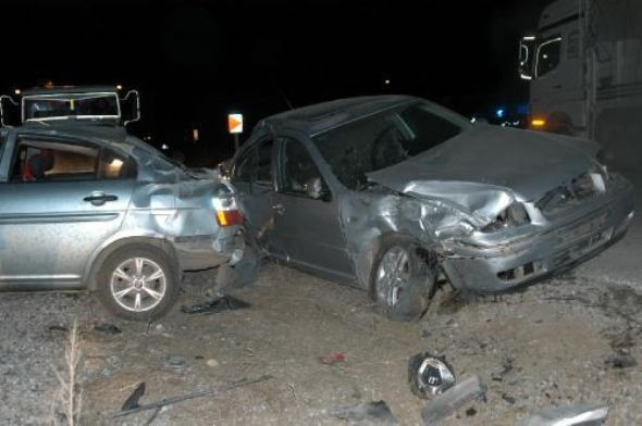 Sivil araç askerlere çarptı! - Resim: 4