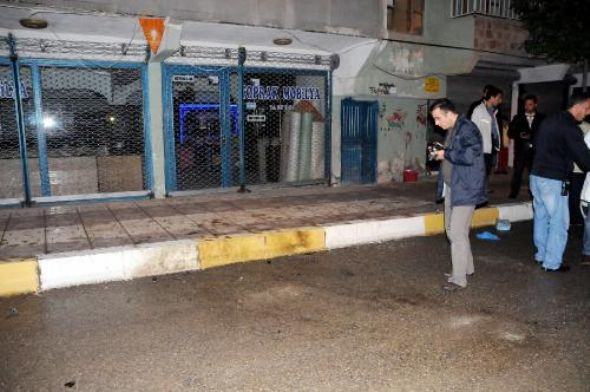 Ak Parti seçim bürosuna saldırı! - Resim: 1