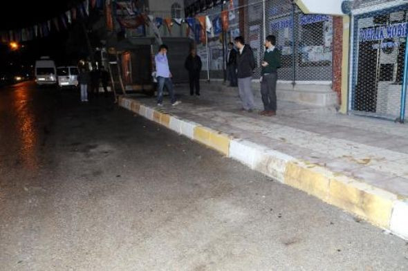 Ak Parti seçim bürosuna saldırı! - Resim: 2