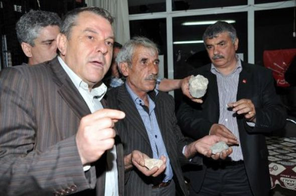 BDP’liler bu sefer CHP’yi taşladı - Resim: 1