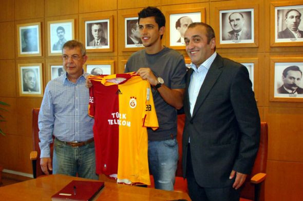 Cimbom Trabzon'un yıldızını kaptı - Resim: 4