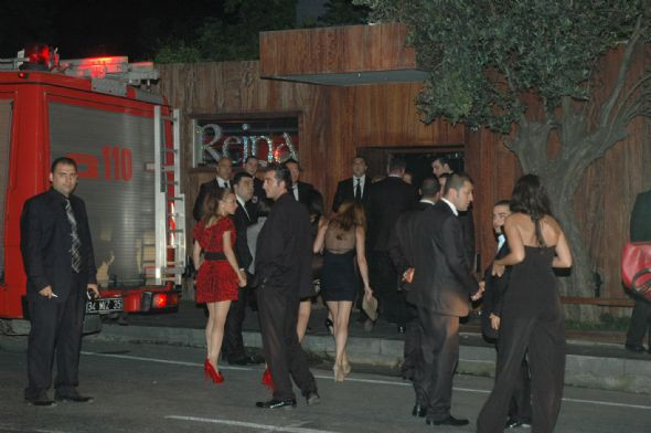 Ünlü gece kulübünde yangın şoku! - Resim: 1