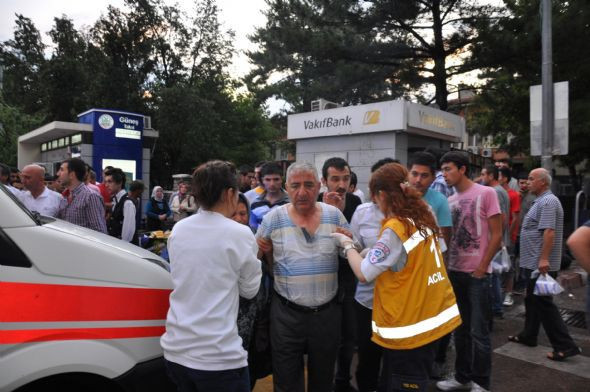 Mısır alırken kıyafetleri alev aldı - Resim: 3