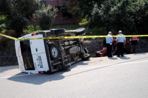 Minibüs dehşet saçtı - Resim: 1