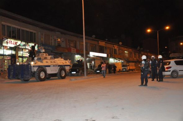 Hakkari sokakları yine karıştı - Resim: 2