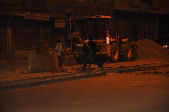 Hakkari sokakları yine karıştı - Resim: 3