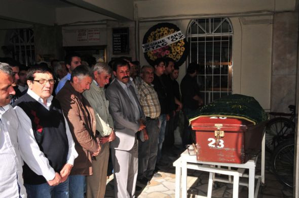 Hastaneden eşinin cenazesine - Resim: 2