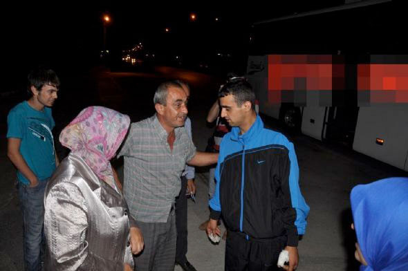 Yaralı askeri otobüsle evine yolladılar! - Resim: 1