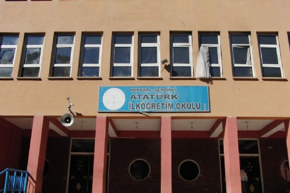 Teröristler Şemdinli'de okul yaktı! - Resim: 3