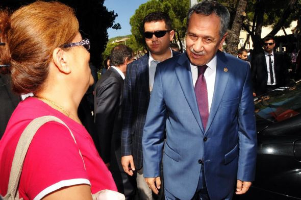 Arınç'a protestocu şoku! - Resim: 3