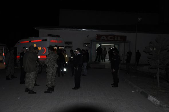 PKK'dan askeri hain pusu: 28 yaralı - Resim: 1