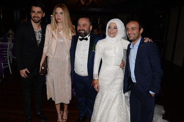 Seksenler oyuncusu Türkiye'yi terk etti! Erdem Baş'ın o sözüne tepki yağdı: Bakın hangi ülkeye gitti - Resim: 1