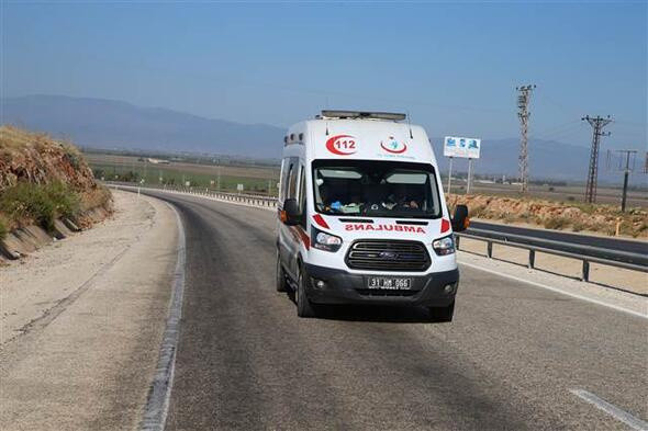 Hatay’da göçmenleri taşıyan kamyon devrildi! Çok sayıda ölü ve yaralı var - Resim: 0