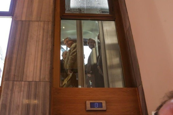 Devlet Bahçeli'nin zor anları! Tam 5 dakika boyunca uğraştılar - Resim: 3