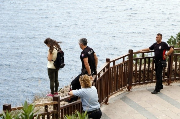 Polis memuru genç kadını böyle kurtardı! - Resim: 2