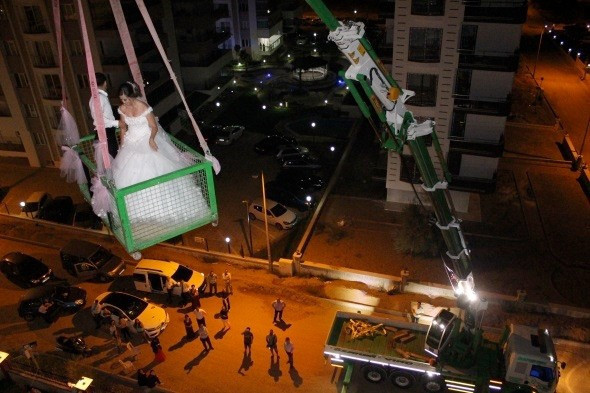 Gelin ve damat ilk gece şaşkına döndü - Resim: 1