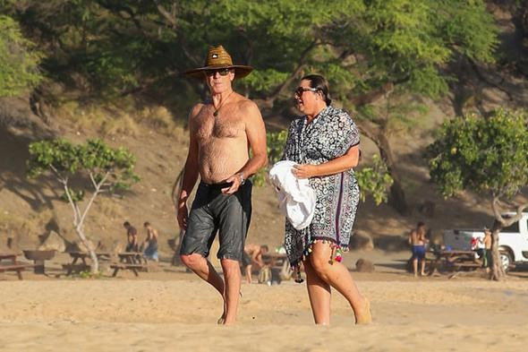 Herkes ona, o eşine hayran - Resim: 4