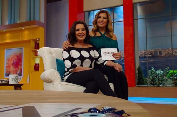 Perihan Savaş'tan İbrahim Tatlıses itirafı! Vururdu hep vururdu...  - Resim: 2