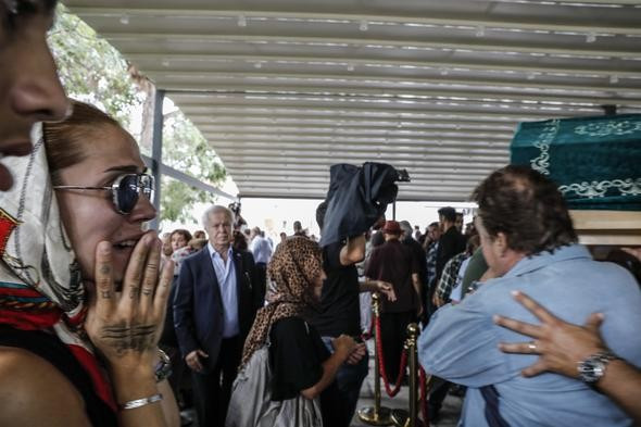 Kuzey Vargın'ın cenazesinde zor anlar! - Resim: 2