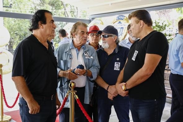 Kuzey Vargın'ın cenazesinde zor anlar! - Resim: 3