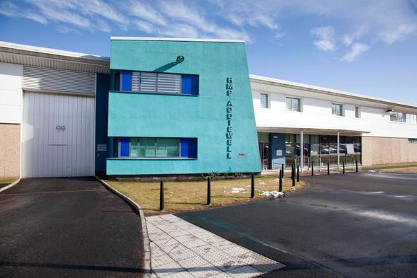 Mahkumla ilişkiye giren kadın gardiyan istifa etti ortalık karıştı - Resim: 4