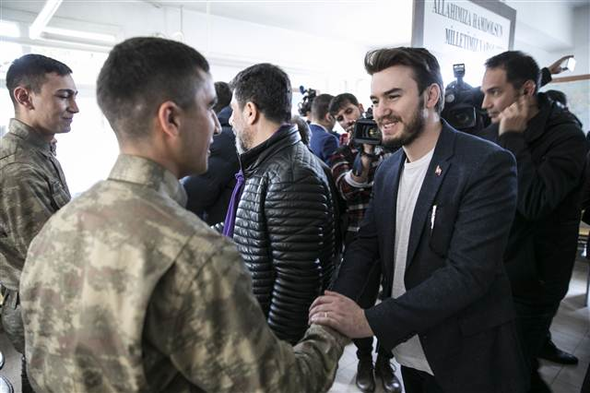 Ünlü isimler Mehmetçik için sınırdaydı - Resim: 3