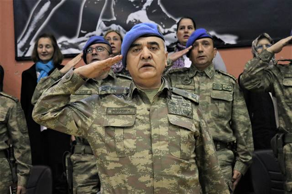 Asteğmenler mavi bere taktı - Resim: 4