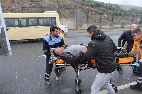İstanbul'da Bağcılar'da feci kaza! Yaralılar var - Resim: 1