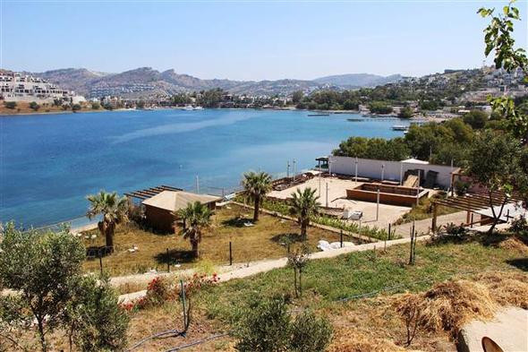 Hadise'nin plajını dozer ve kepçelerle yıktılar! - Resim: 2