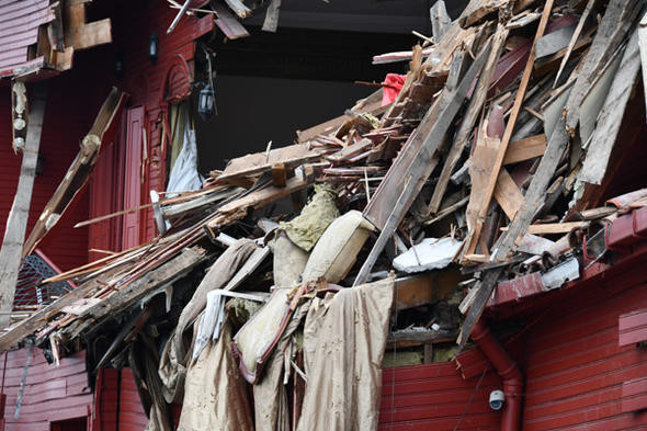 İşte geminin çarptığı yalının içinden ilk görüntüler! Tarih gitti... - Resim: 4