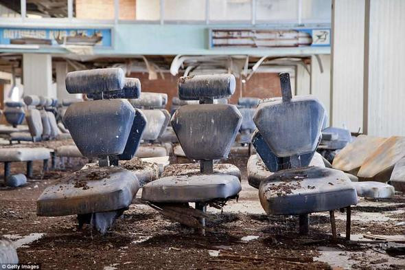 44 yıldır tek uçak inmiyor: Lefkoşa Havalimanı son hali! - Resim: 3