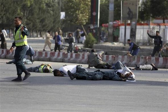 Kabil Havalimanı'nda patlama olay yerinden görüntüler dehşet! - Resim: 2