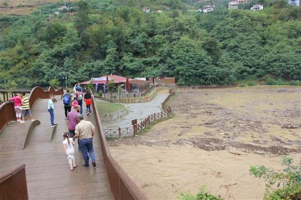 Görenler şok oldu! Cennet köşesi bu hale geldi... - Resim: 3