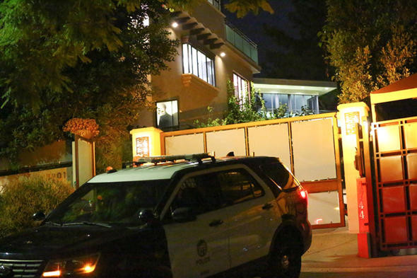 Polisler, Rihanna'nın milyon dolarlık evine helikopterle indi - Resim: 4