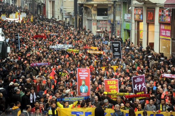 Taksim ıslık protestosu ile çınladı! - Resim: 3
