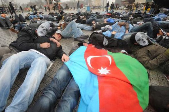 Azerbaycan Türkleri'nin katledilişini böyle andılar! - Resim: 4