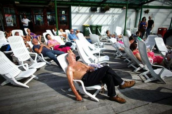 Bir terslik varmış gibi görünse de... - Resim: 1