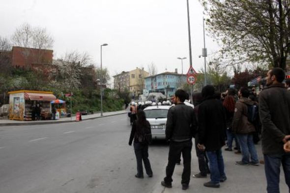 Polis yine öğrencilere müdahale etti! - Resim: 3