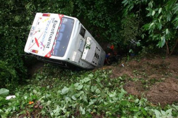 Şoför düğün yerine faciaya sürdü - Resim: 4
