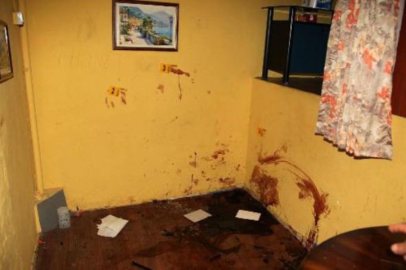 Karısını öldürdü duvara bunu yazdı - Resim: 4